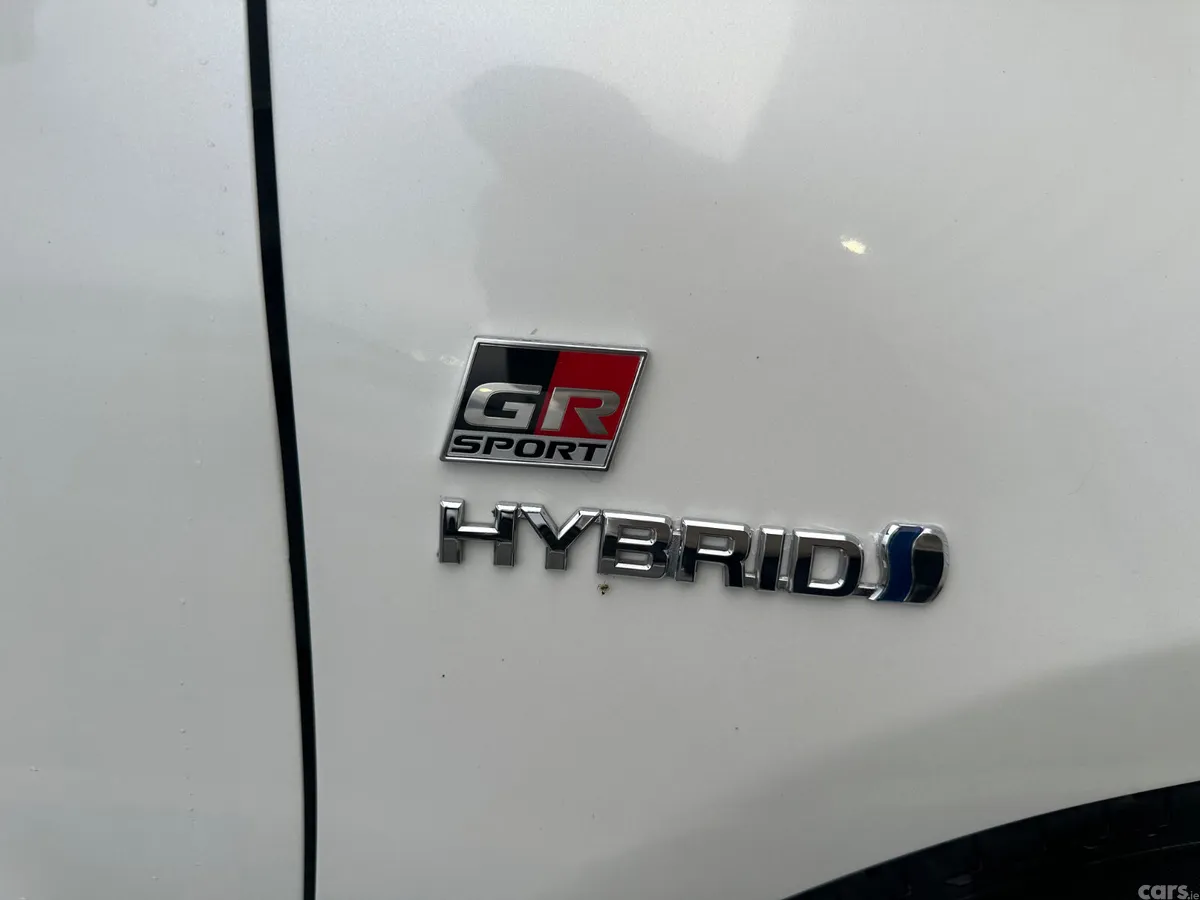 Toyota Aqua Hatchback, Petrol Hybrid, 2018, White