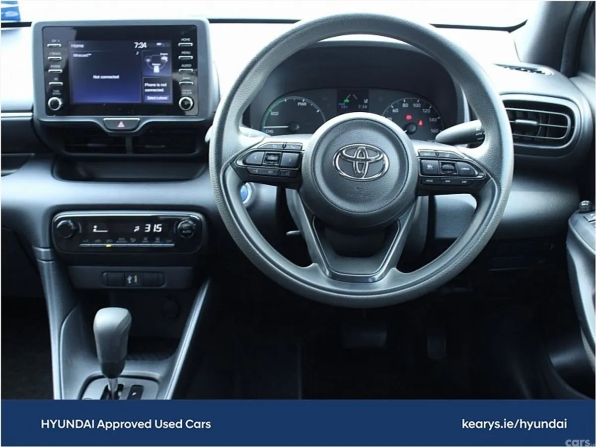 Toyota Yaris Hatchback, Petrol Hybrid, 2021, Blue