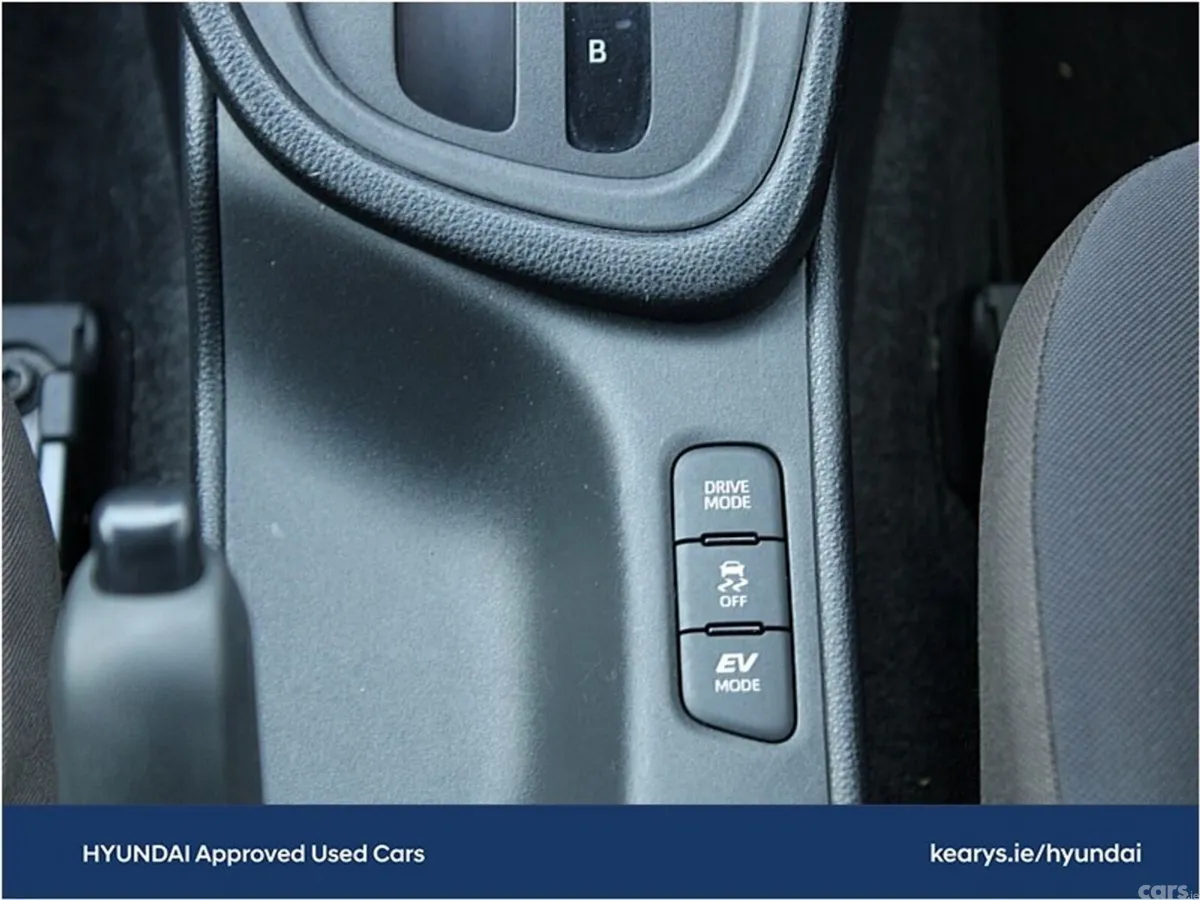 Toyota Yaris Hatchback, Petrol Hybrid, 2021, Blue