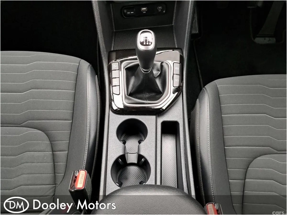 Kia Sportage SUV, Diesel Hybrid, 2023, Red