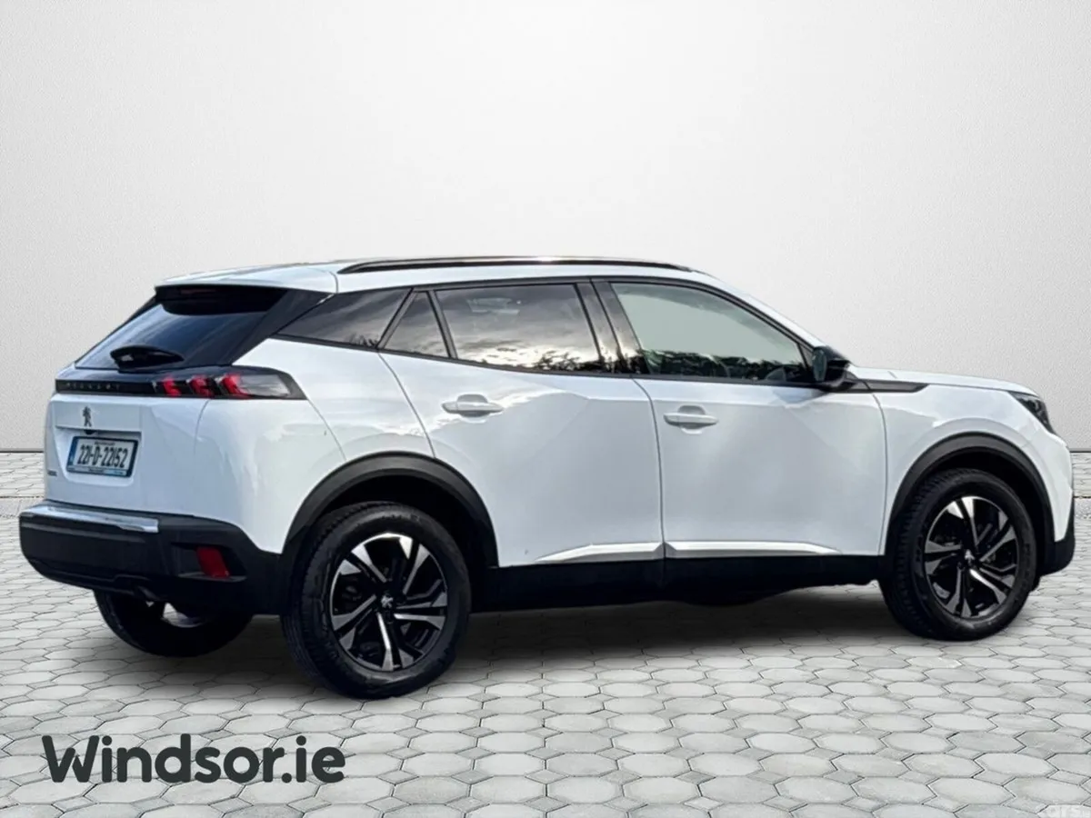 Peugeot 2008 MPV, Petrol, 2022, White