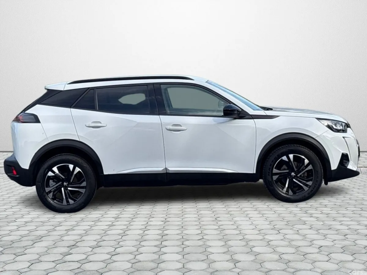 Peugeot 2008 MPV, Petrol, 2022, White