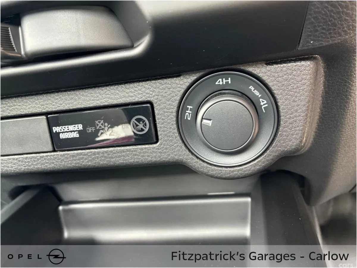 Isuzu D-Max Pick Up, Diesel, 2027, Grey