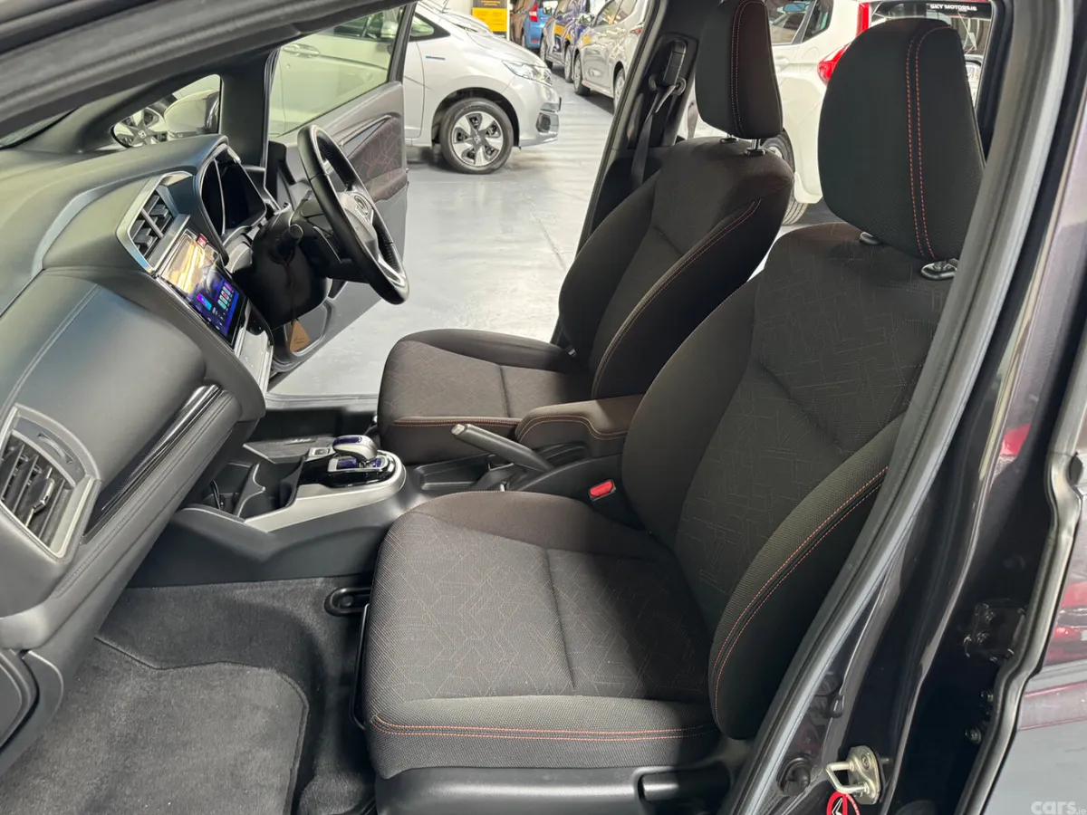 Honda Fit Hatchback, Petrol Hybrid, 2017, Grey