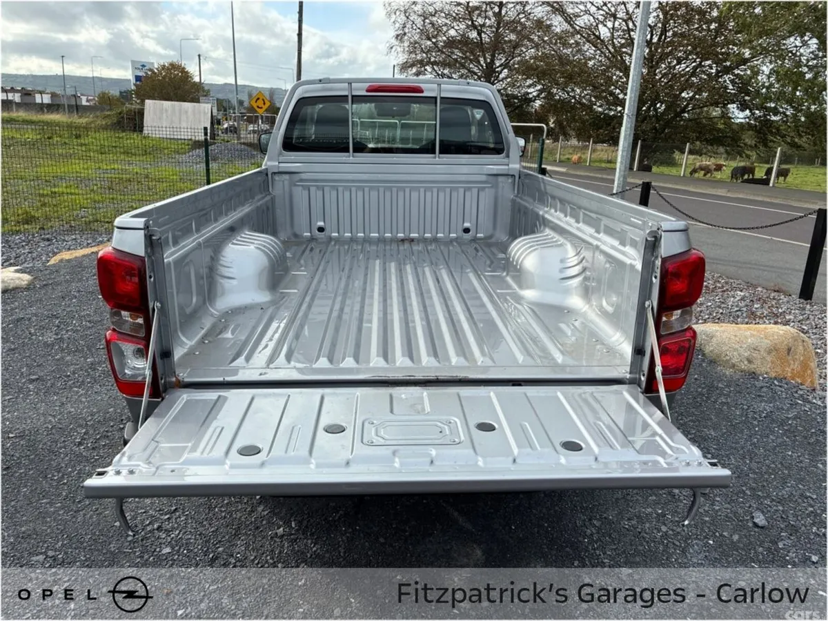 Isuzu D-Max Pick Up, Diesel, 2027, Grey