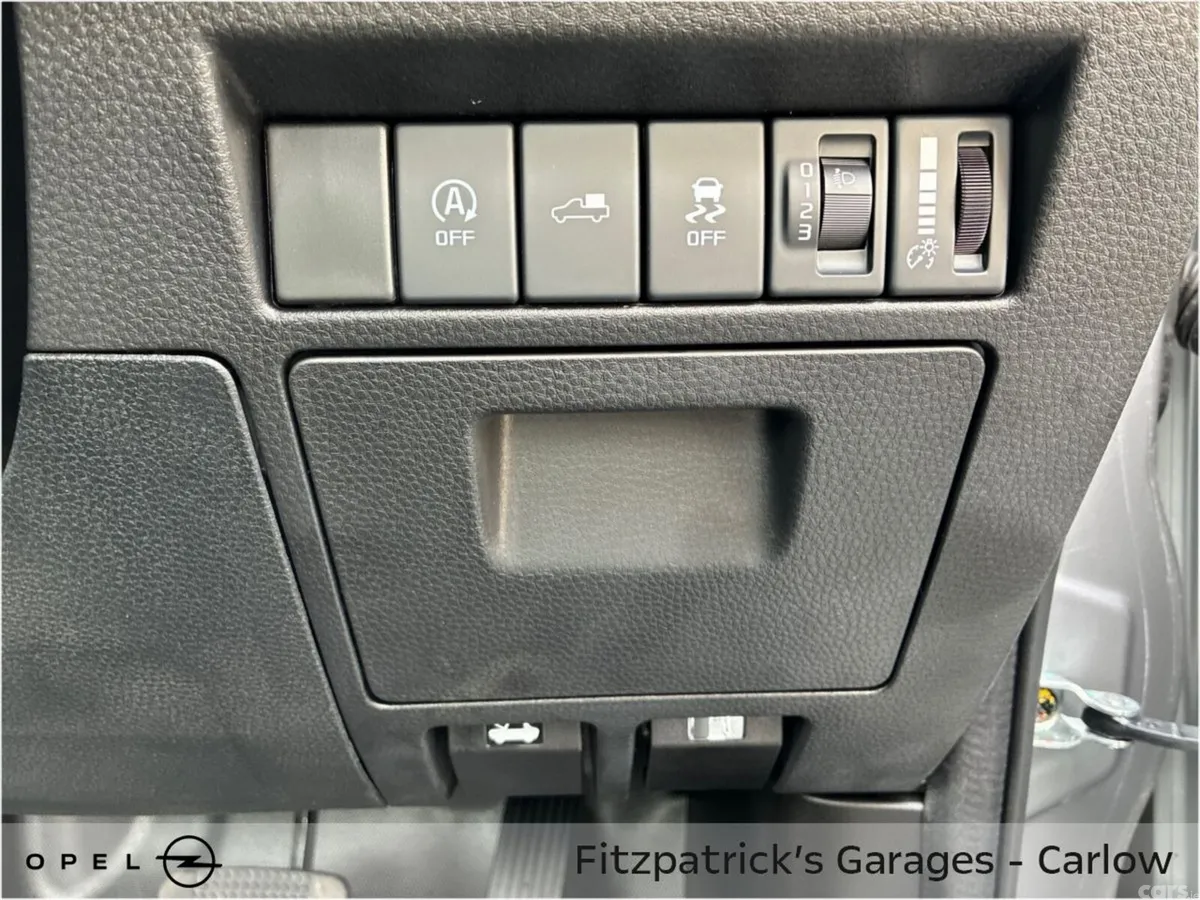 Isuzu D-Max Pick Up, Diesel, 2027, Grey