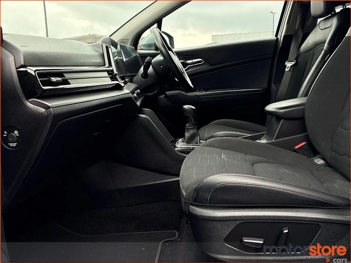 Kia Sportage SUV, Diesel Hybrid, 2023, Grey