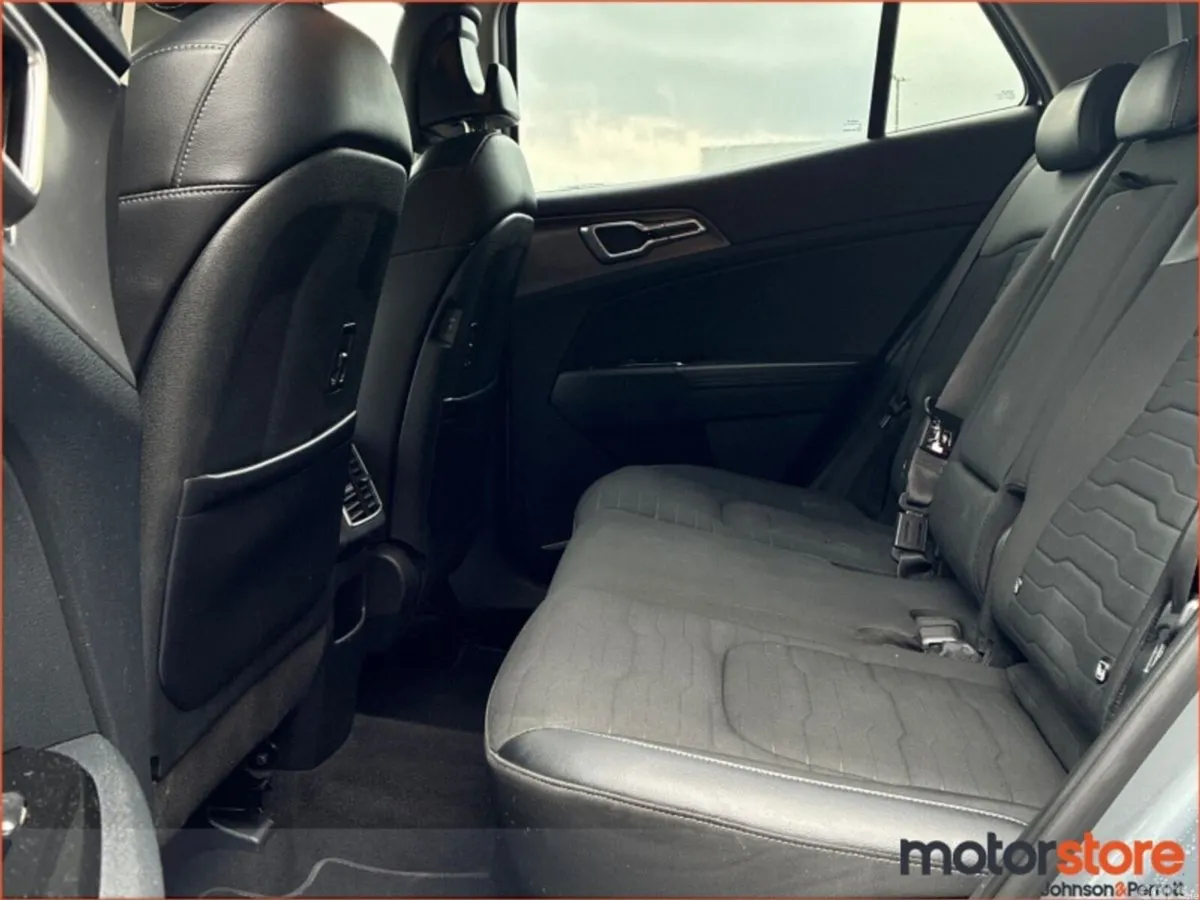 Kia Sportage SUV, Diesel Hybrid, 2023, Grey