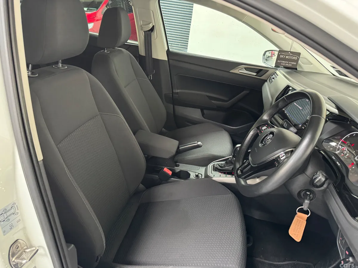 Volkswagen Polo Hatchback, Petrol, 2018, White