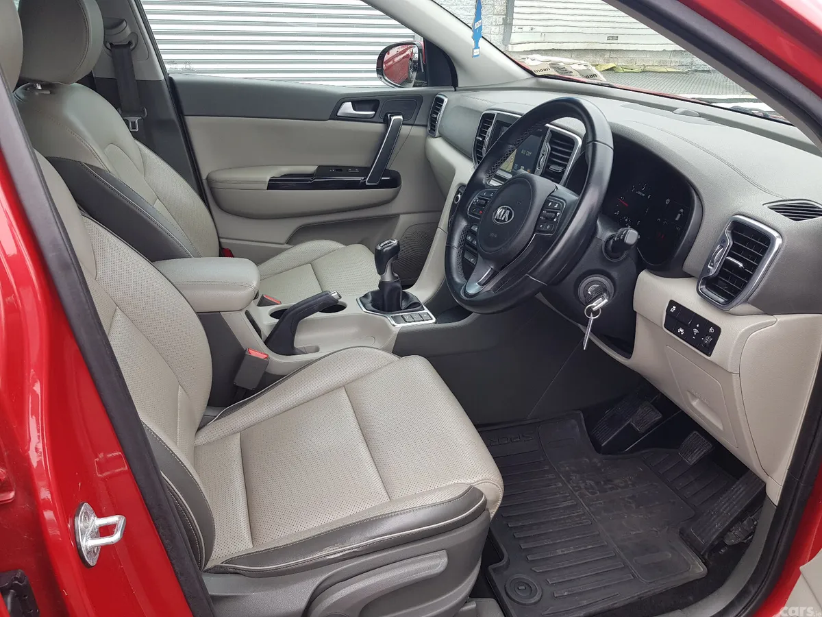Kia Sportage SUV, Diesel, 2017, Red