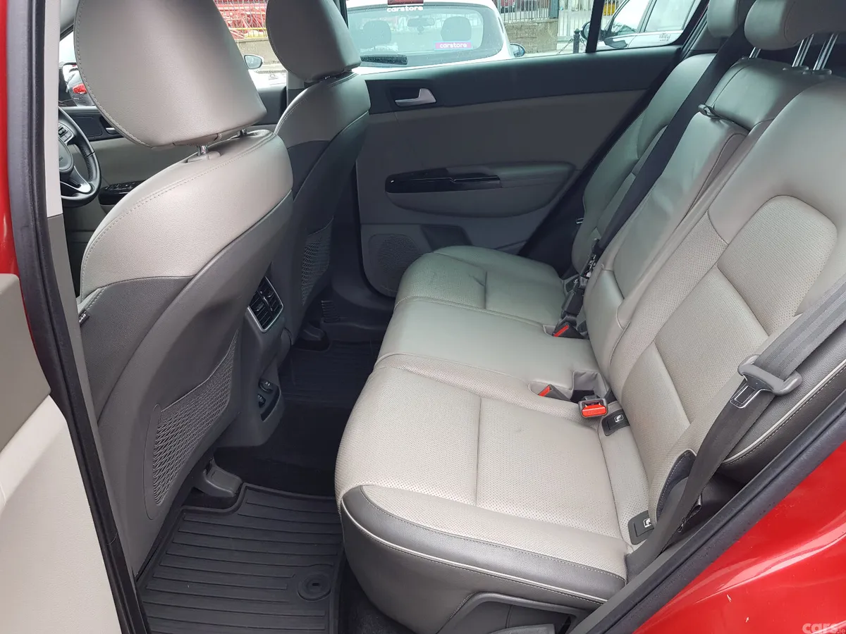 Kia Sportage SUV, Diesel, 2017, Red
