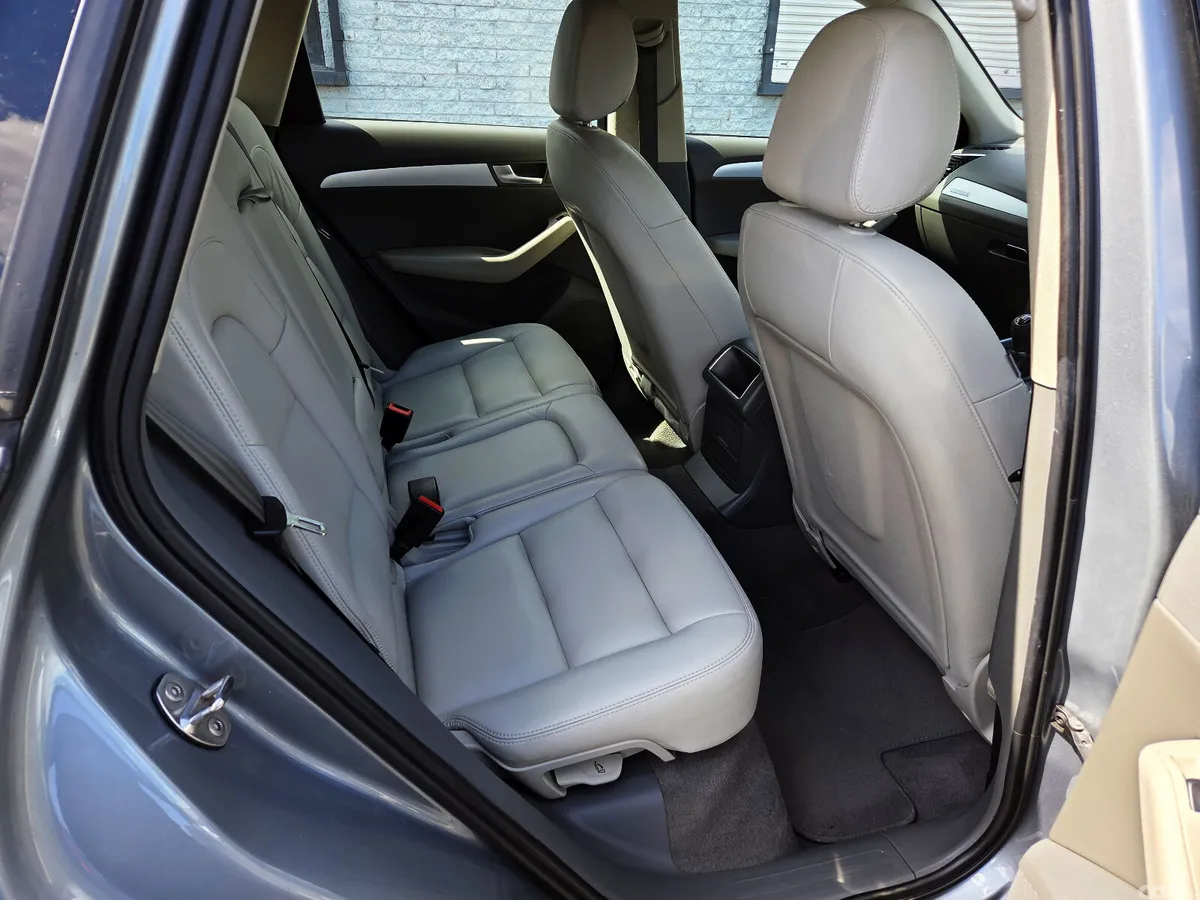Audi Q5 SUV, Diesel, 2011, Grey