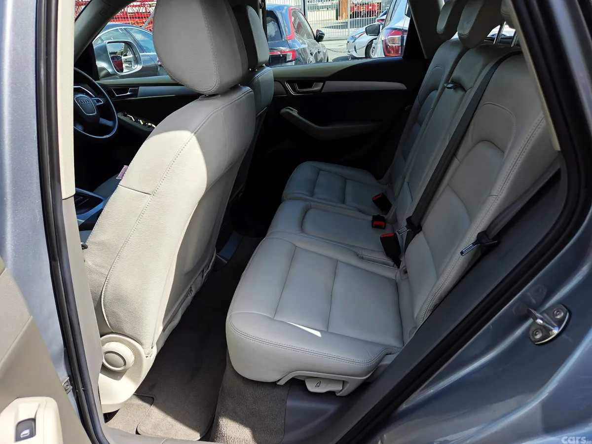 Audi Q5 SUV, Diesel, 2011, Grey