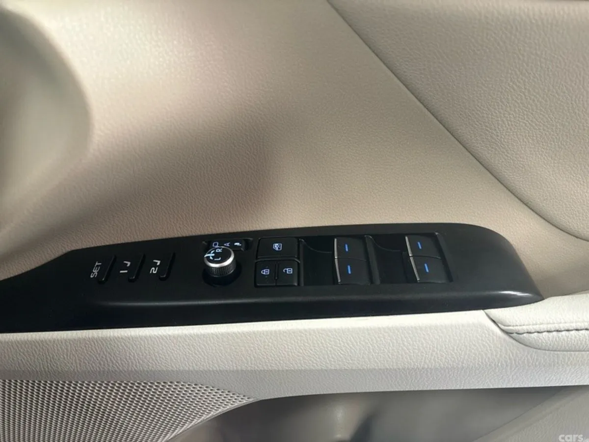Toyota Camry Saloon, Petrol Hybrid, 2023, Black