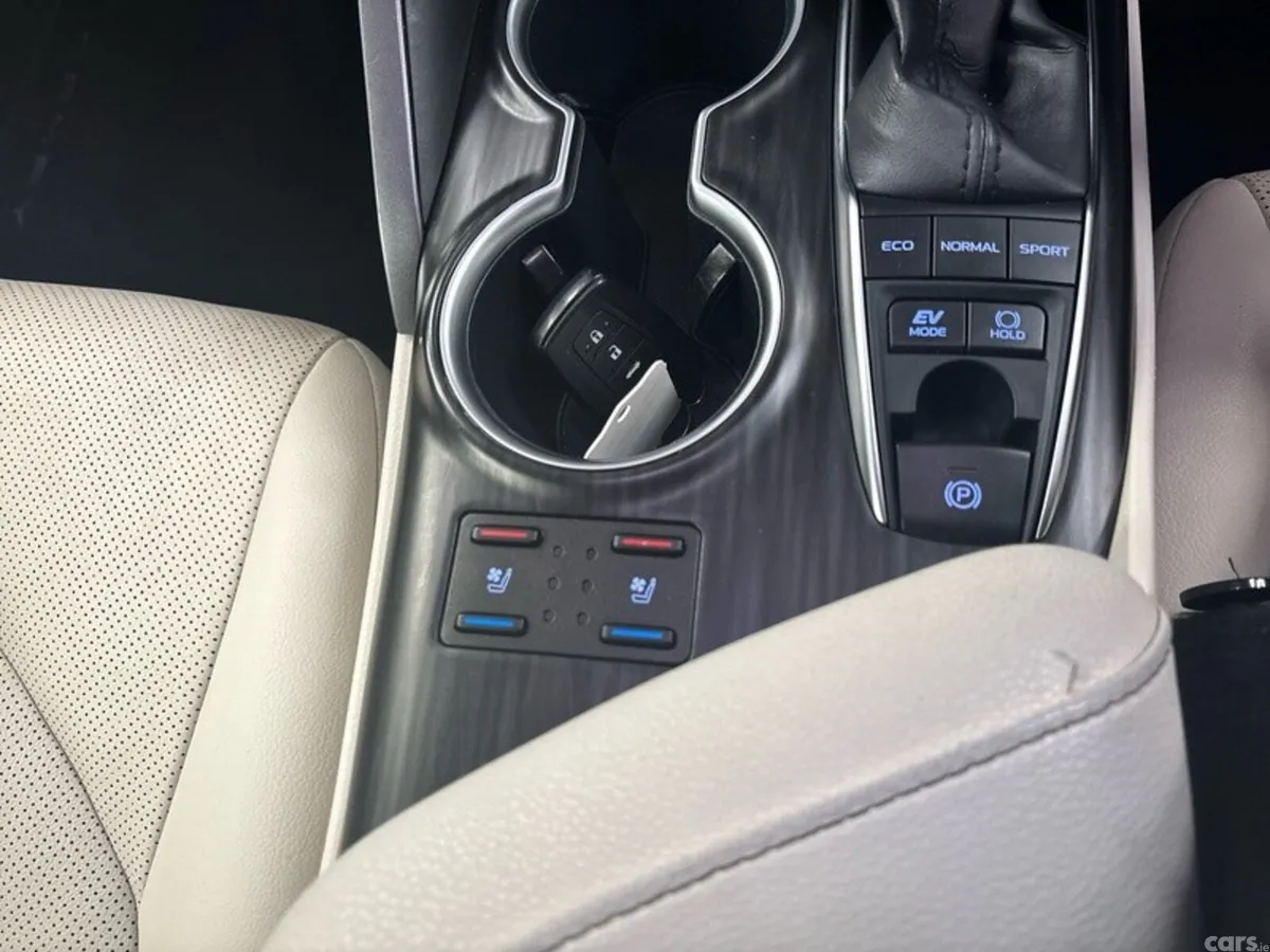 Toyota Camry Saloon, Petrol Hybrid, 2023, Black