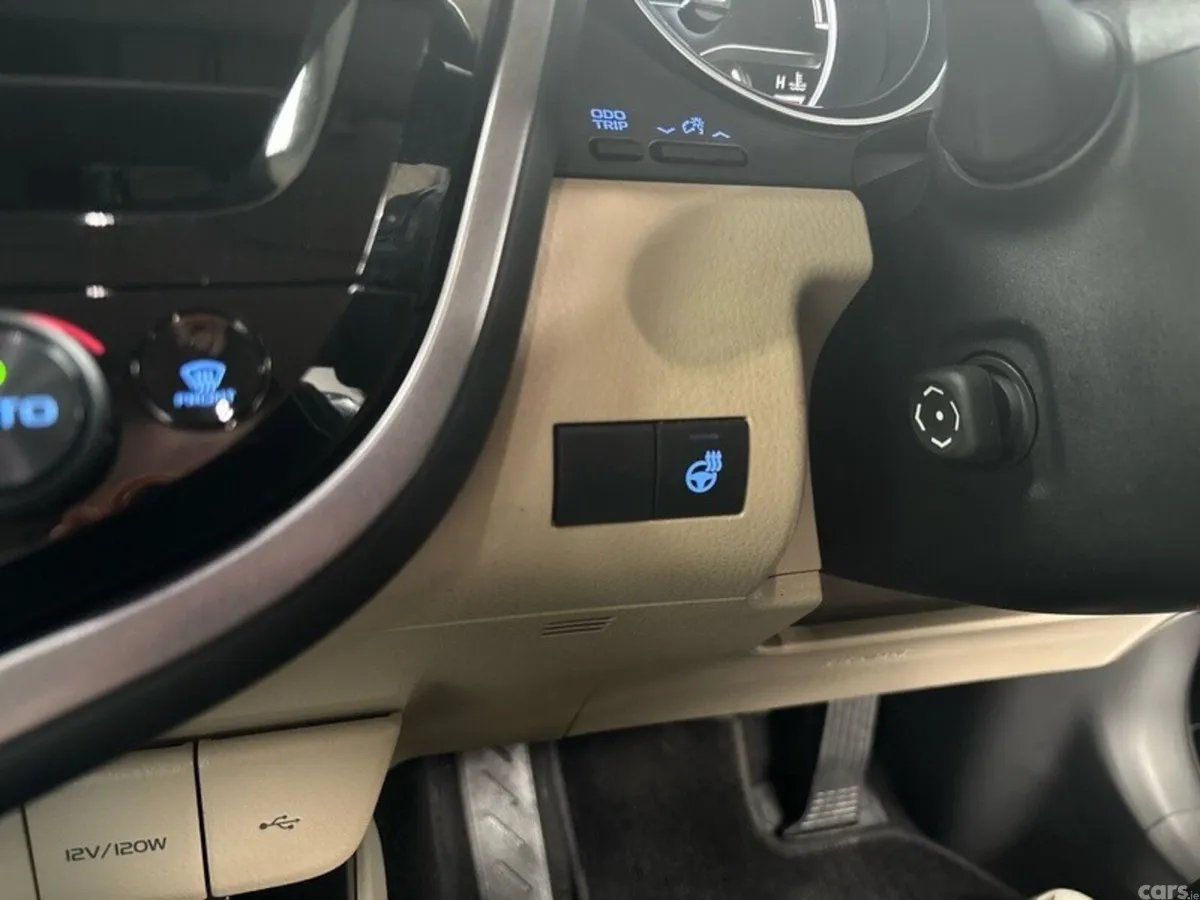 Toyota Camry Saloon, Petrol Hybrid, 2023, Black
