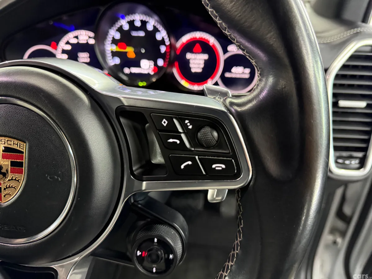 Porsche Cayenne SUV, Petrol Plug-in Hybrid, 2020, White