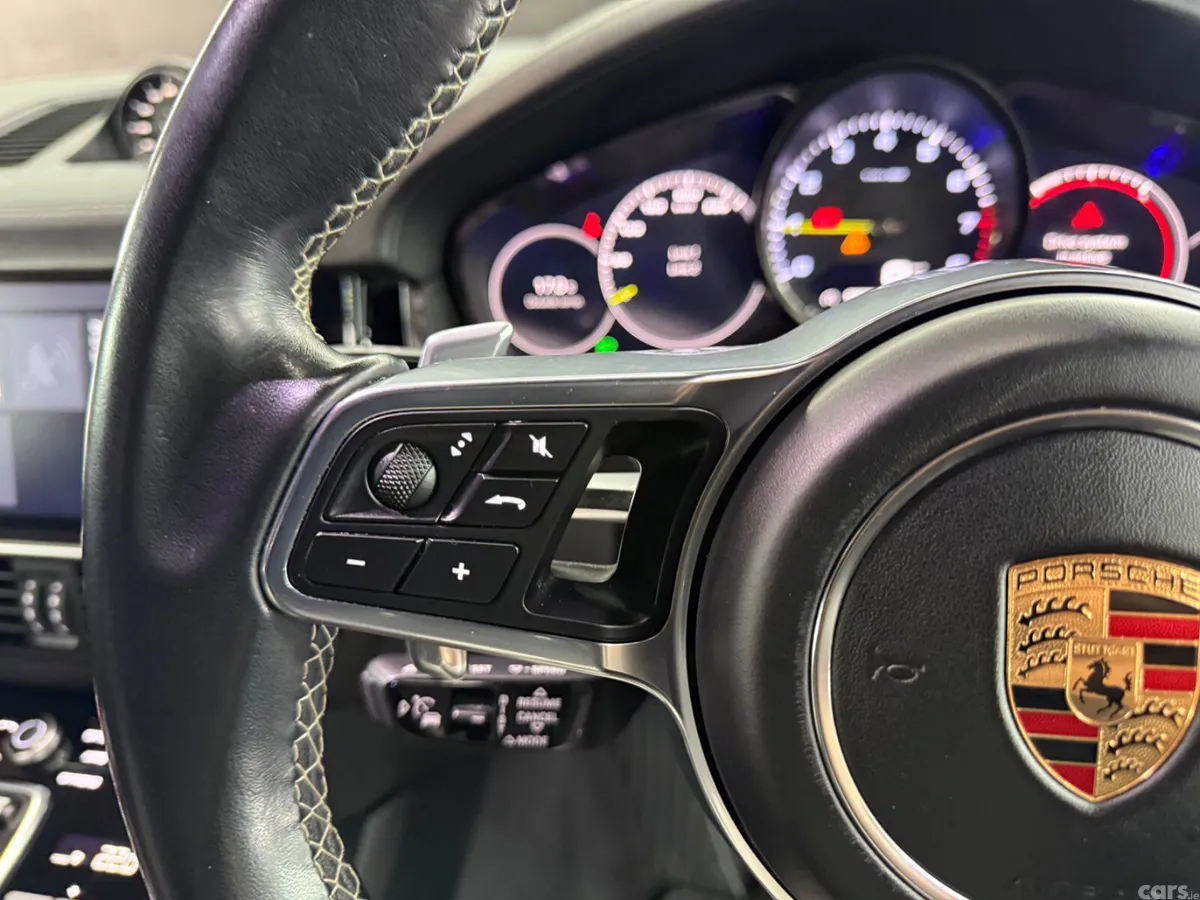 Porsche Cayenne SUV, Petrol Plug-in Hybrid, 2020, White