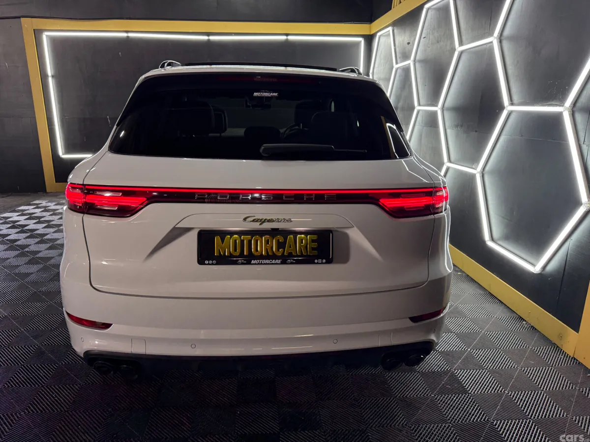 Porsche Cayenne SUV, Petrol Plug-in Hybrid, 2020, White