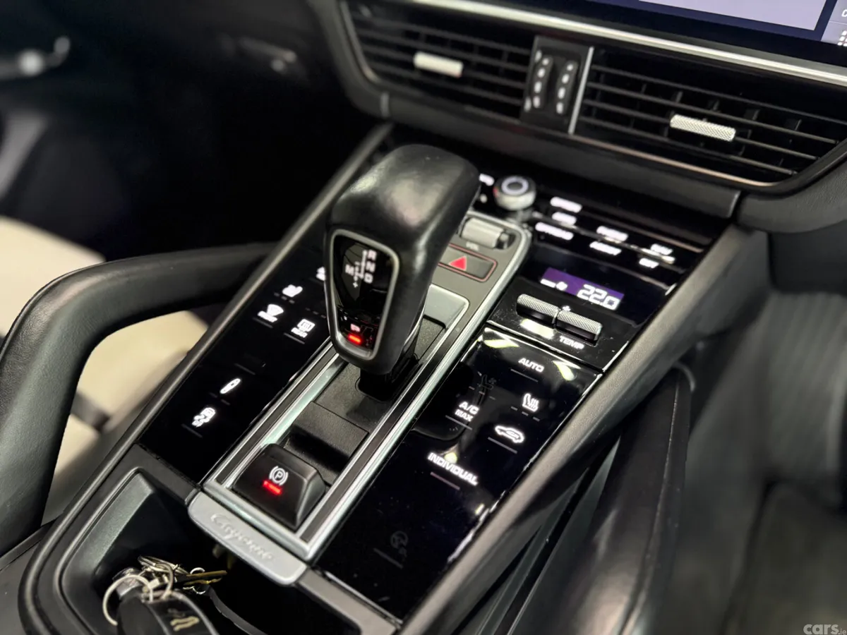 Porsche Cayenne SUV, Petrol Plug-in Hybrid, 2020, White