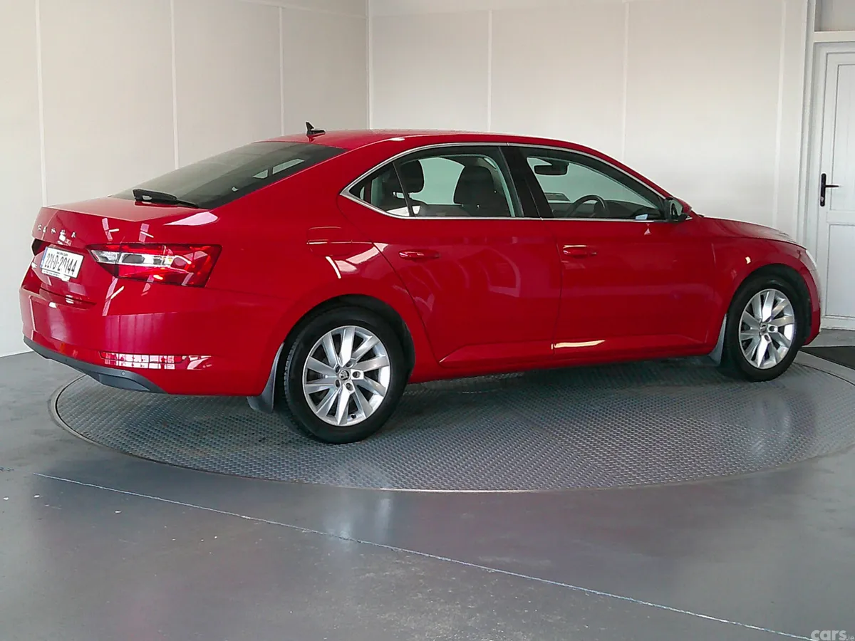 Skoda Superb Saloon, Diesel, 2022, Red