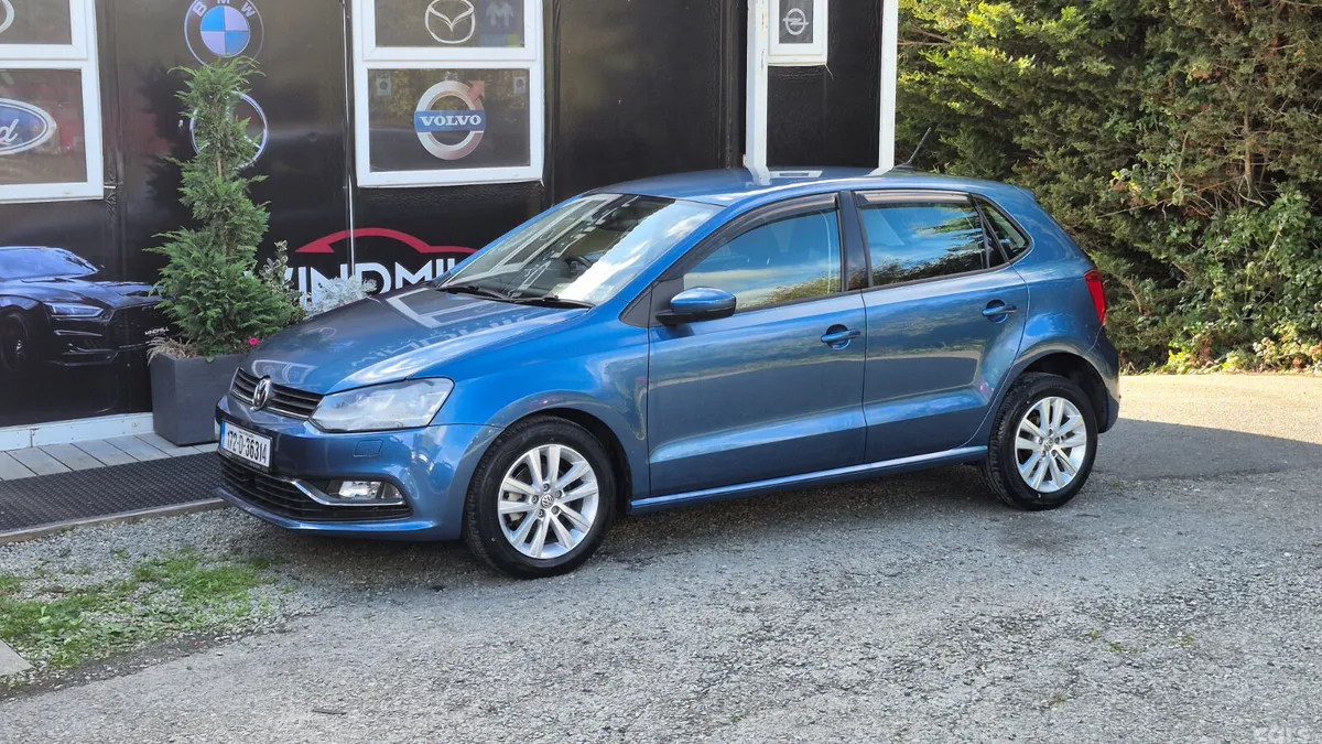 Volkswagen Polo Hatchback, Petrol, 2017, Blue
