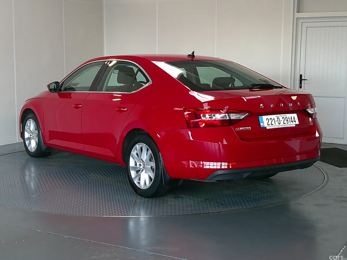 Skoda Superb Saloon, Diesel, 2022, Red