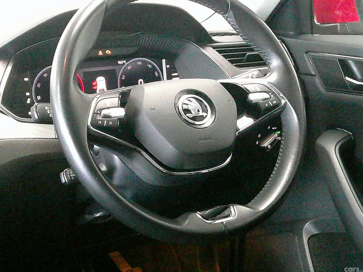 Skoda Superb Saloon, Diesel, 2022, Red