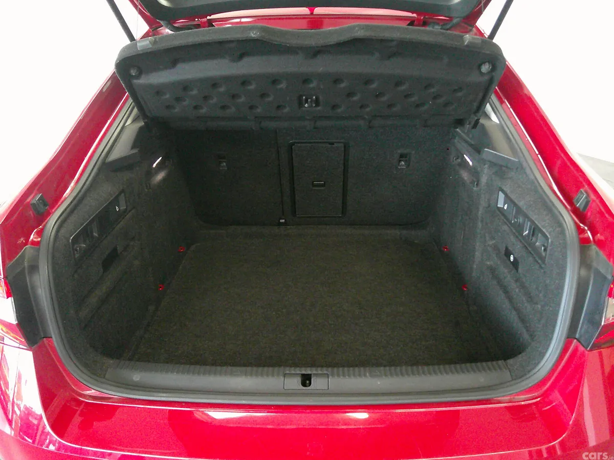 Skoda Superb Saloon, Diesel, 2022, Red
