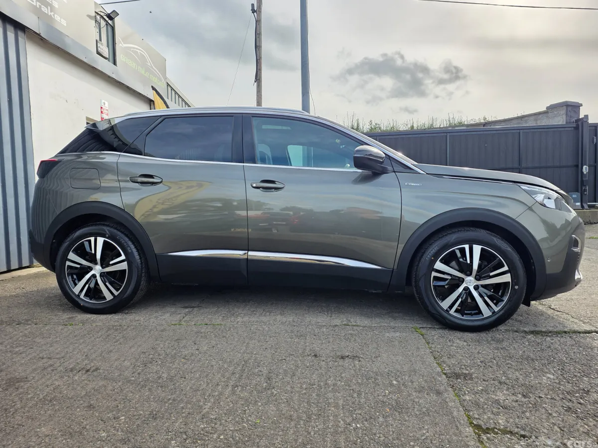 Peugeot 3008 MPV, Petrol, 2019, Grey