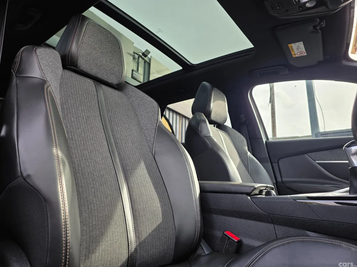 Peugeot 3008 MPV, Petrol, 2019, Grey