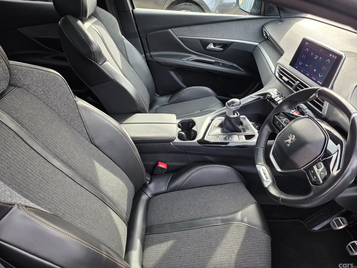 Peugeot 3008 MPV, Petrol, 2019, Grey