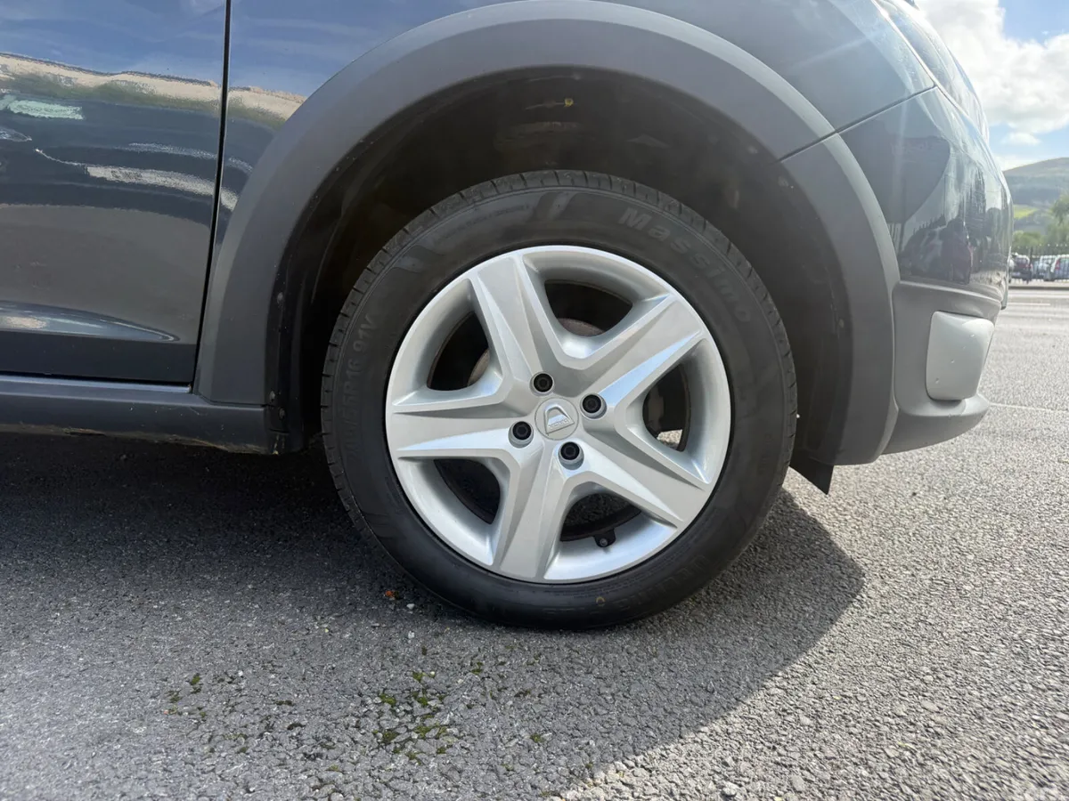 Dacia Sandero Stepway Hatchback, Diesel, 2016, Grey