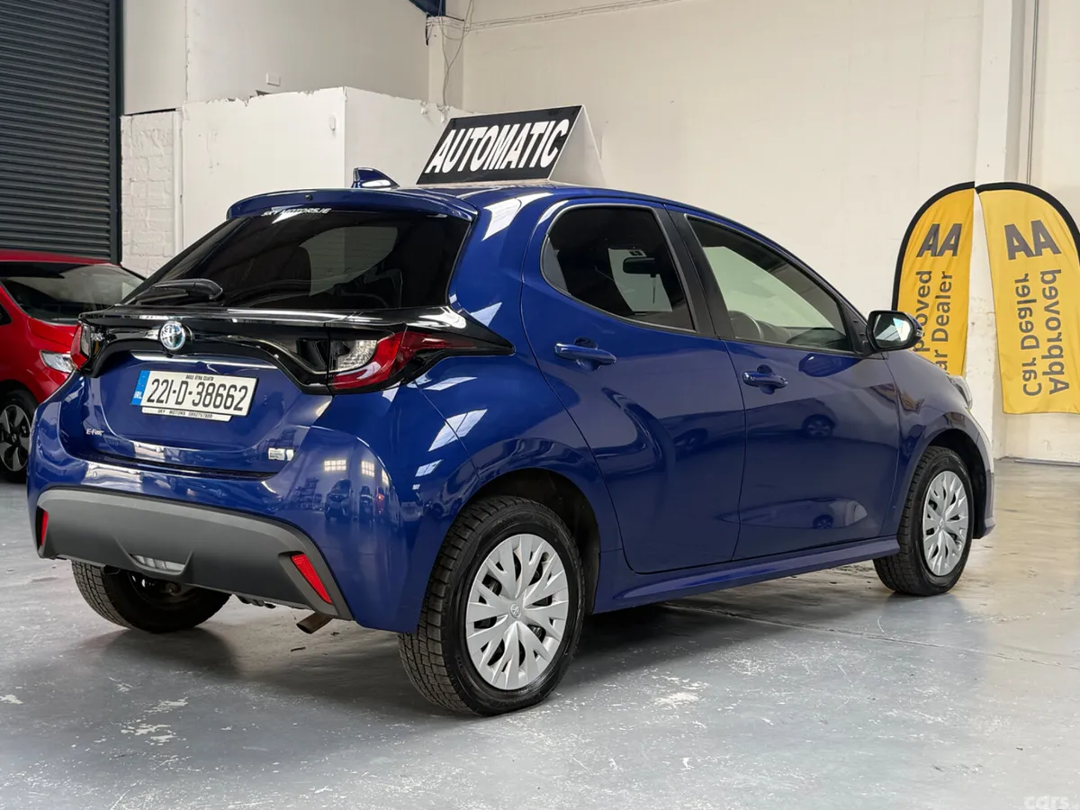 Toyota Yaris Hatchback, Petrol Hybrid, 2022, Blue
