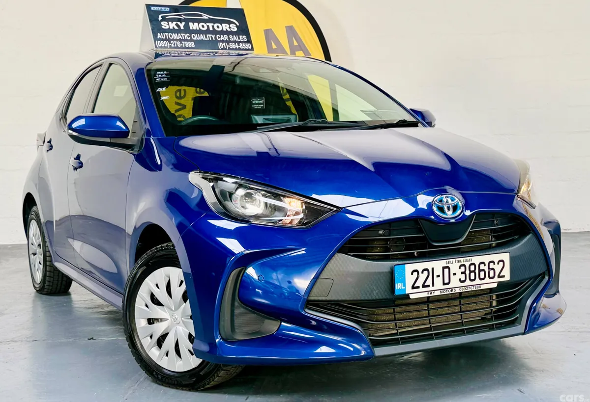 Toyota Yaris Hatchback, Petrol Hybrid, 2022, Blue