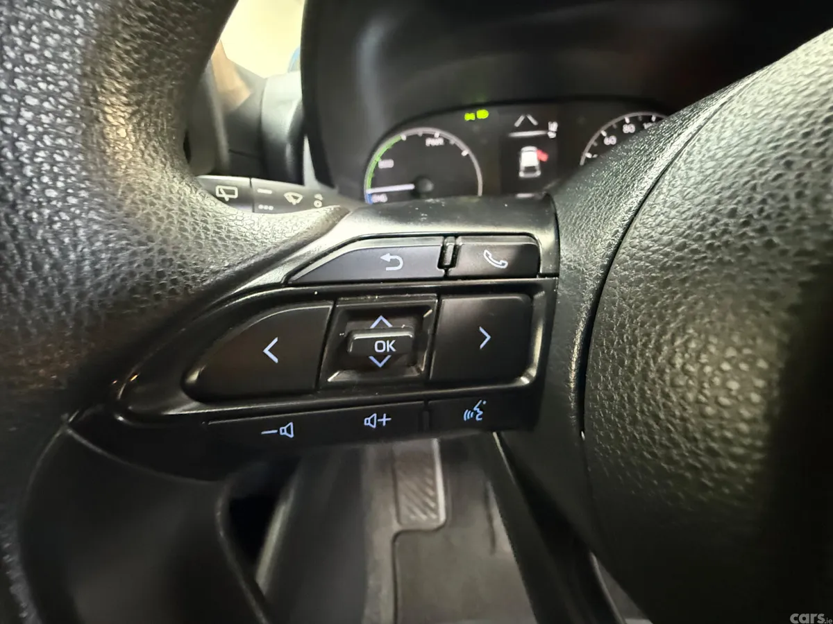 Toyota Yaris Hatchback, Petrol Hybrid, 2022, Blue