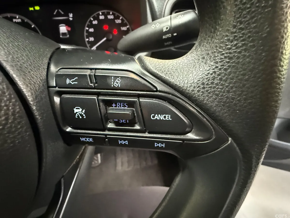 Toyota Yaris Hatchback, Petrol Hybrid, 2022, Blue