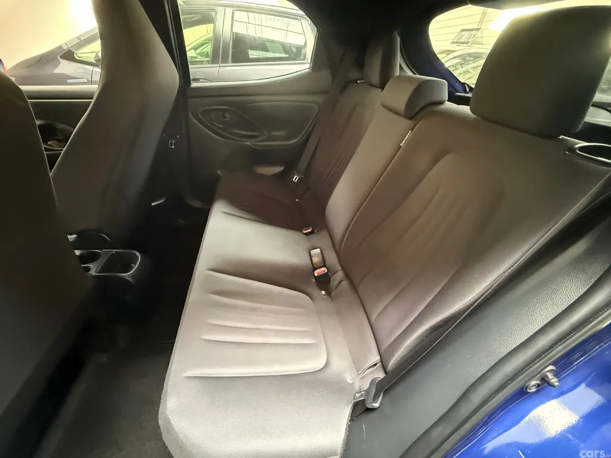 Toyota Yaris Hatchback, Petrol Hybrid, 2022, Blue