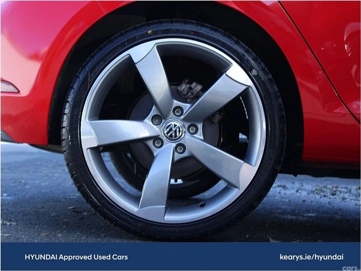 Volkswagen Golf Hatchback, Petrol, 2019, Red