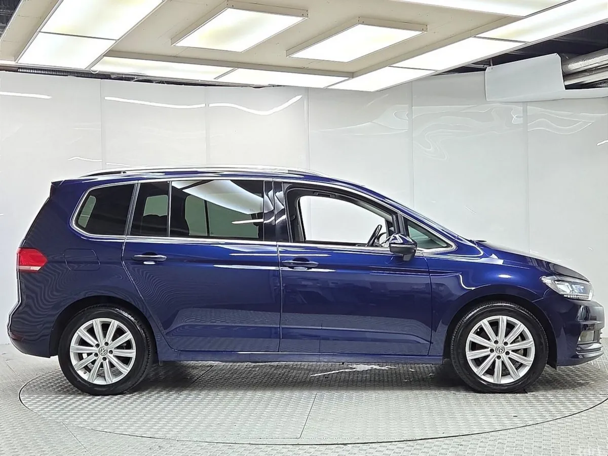 Volkswagen Touran MPV, Petrol, 2018, Blue