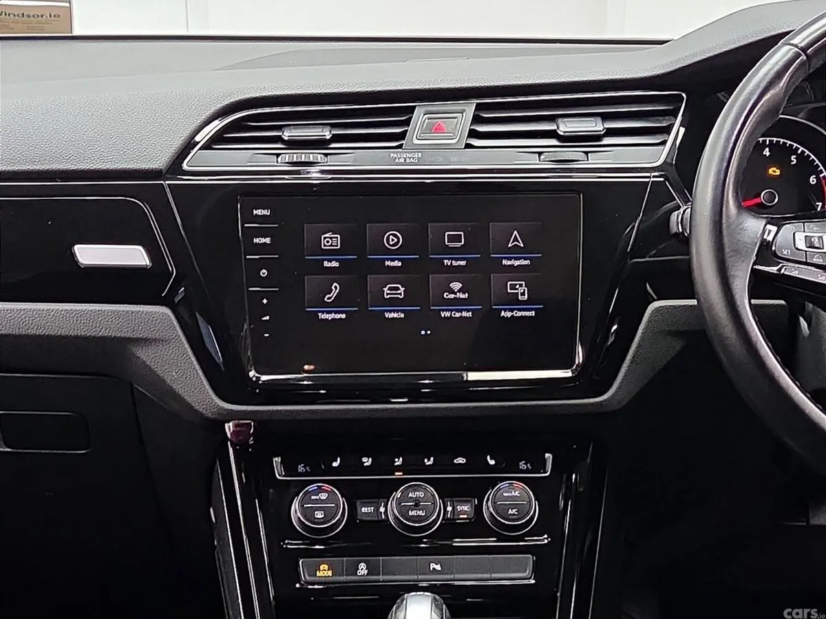 Volkswagen Touran MPV, Petrol, 2018, Blue