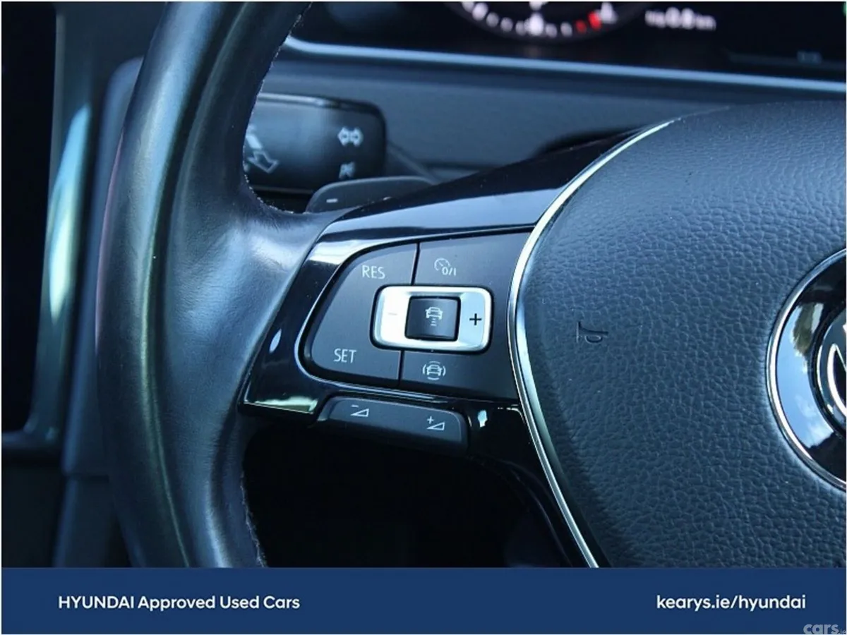 Volkswagen Golf Hatchback, Petrol, 2019, Red