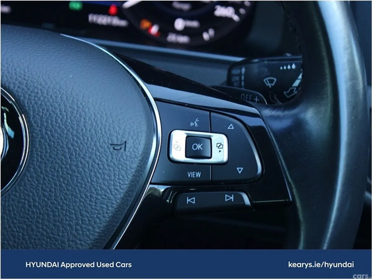 Volkswagen Golf Hatchback, Petrol, 2019, Red