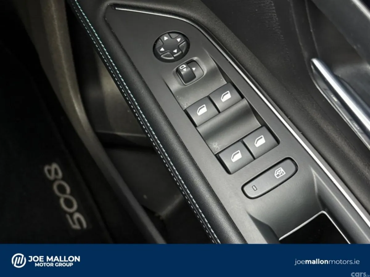 Peugeot 5008 MPV, Diesel, 2025, Blue