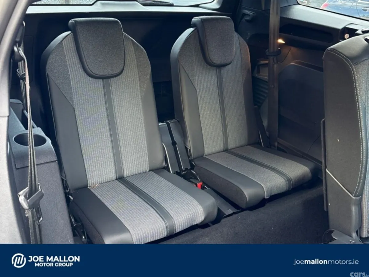 Peugeot 5008 MPV, Diesel, 2025, Blue
