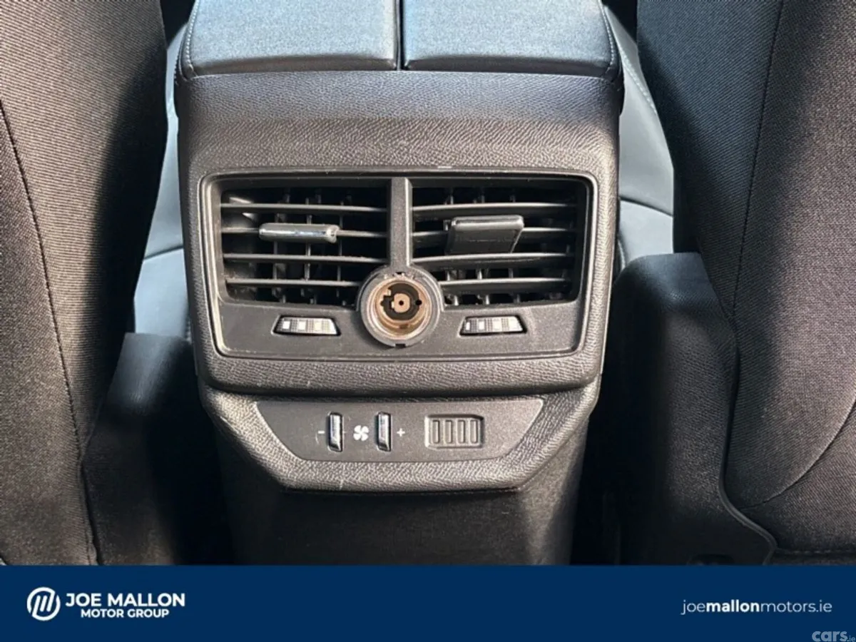 Peugeot 5008 MPV, Diesel, 2025, Blue