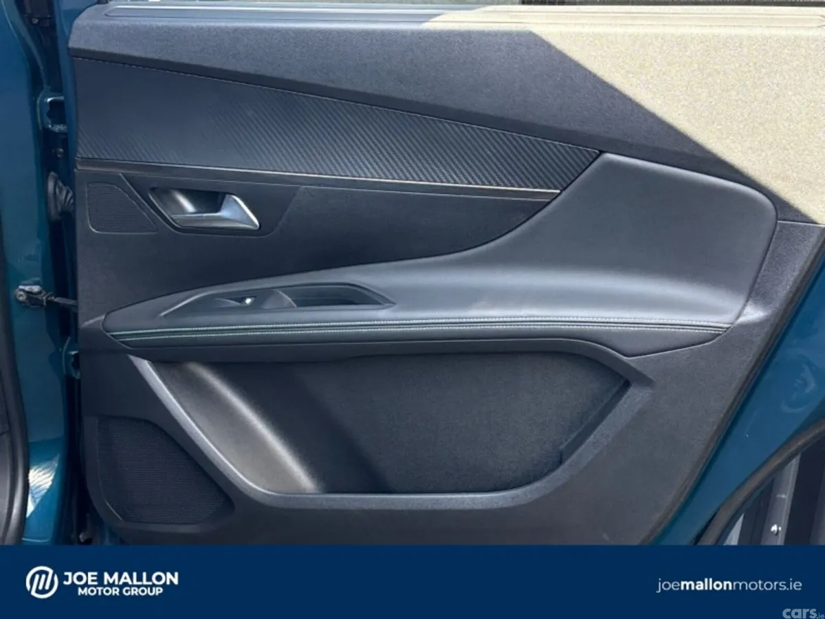 Peugeot 5008 MPV, Diesel, 2025, Blue