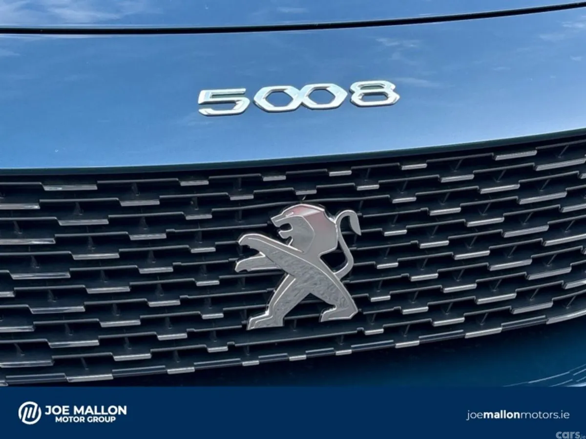 Peugeot 5008 MPV, Diesel, 2025, Blue