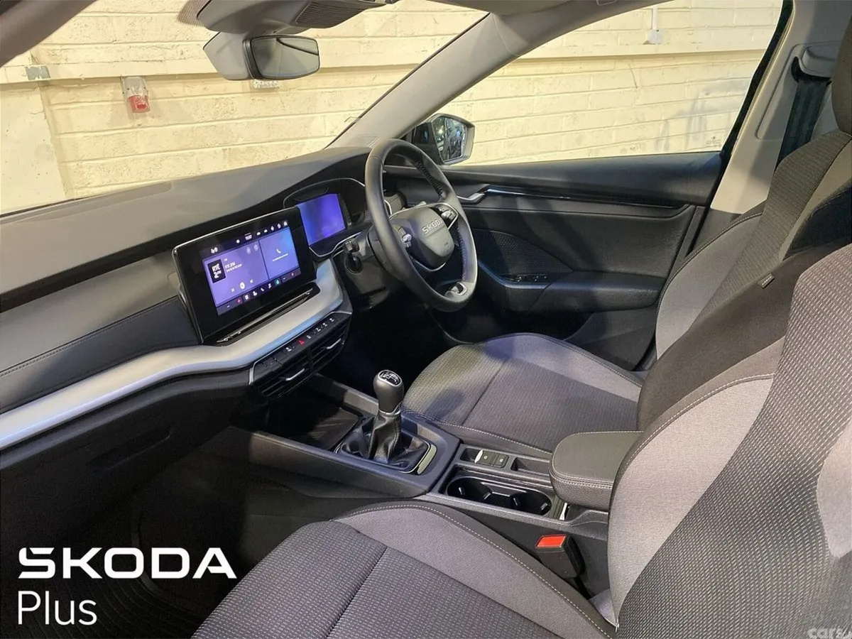 Skoda Octavia Saloon, Petrol, 2026, Black
