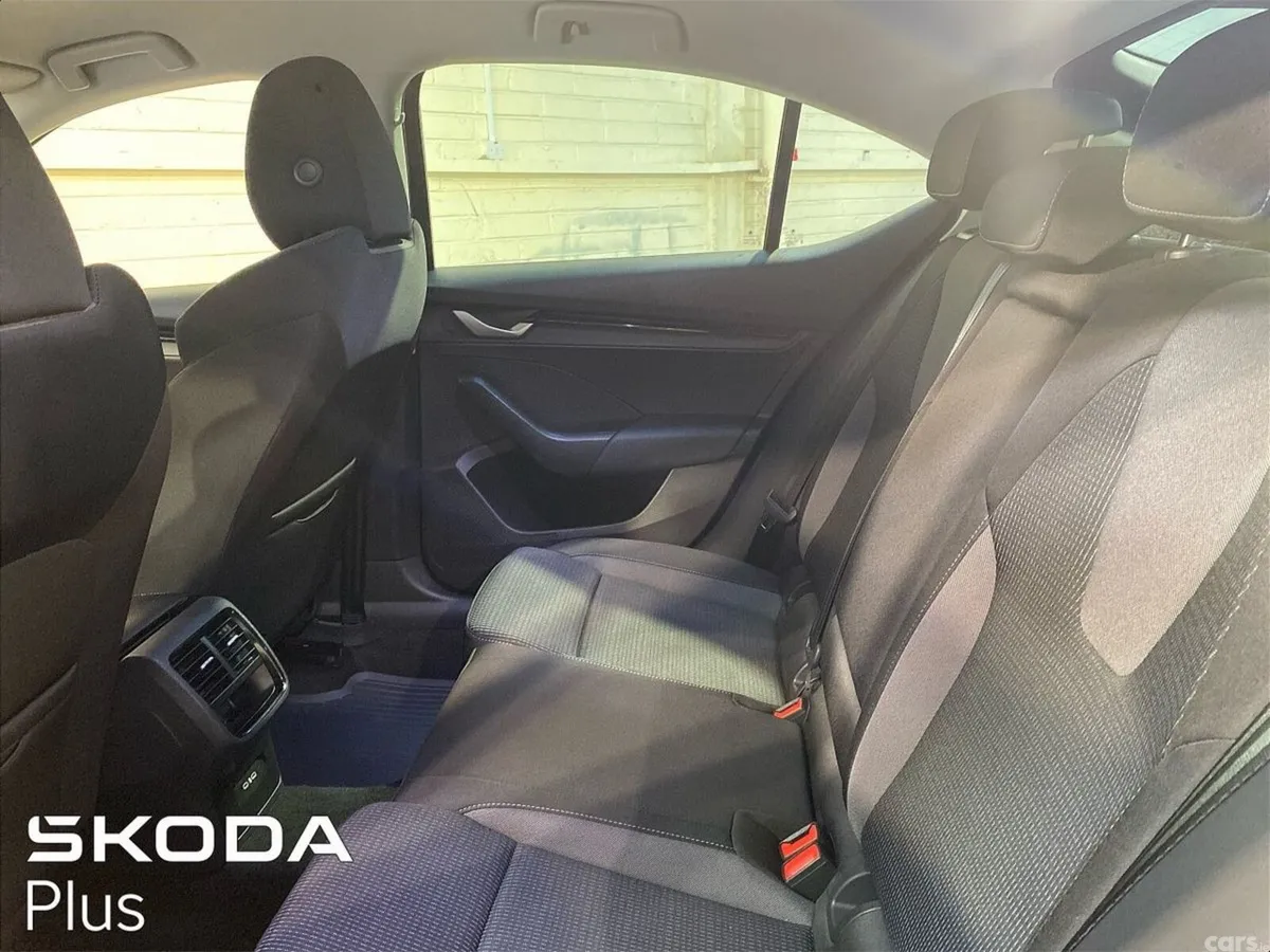 Skoda Octavia Saloon, Petrol, 2026, Black
